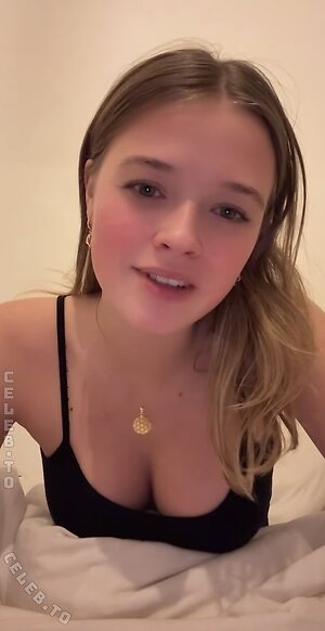 Jokeeandresen Nude Leaked Photo #16