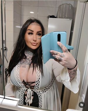 Jonna leaked photo #4