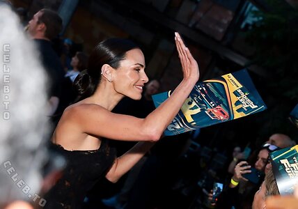 Jordana Brewster photo