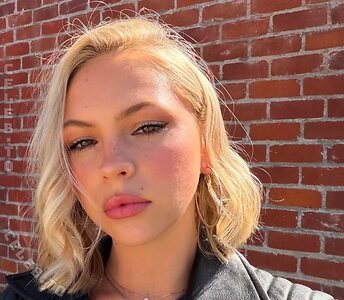 Jordyn Jones Nude Leaked Photo #7