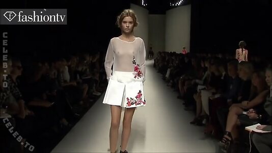 Josephine Skriver Nude Leaked Photo #5