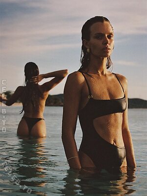 Josephine Skriver photo