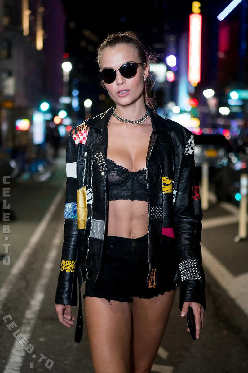 Josephine Skriver photo