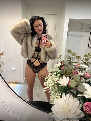 Josie Jaxxon Nude Leaked Photo #16