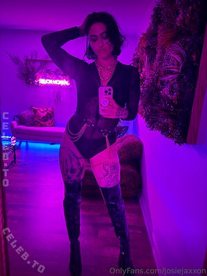 Josie Jaxxon Nude Leaked Photo #22