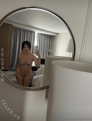 Jouerdis Nude Photos