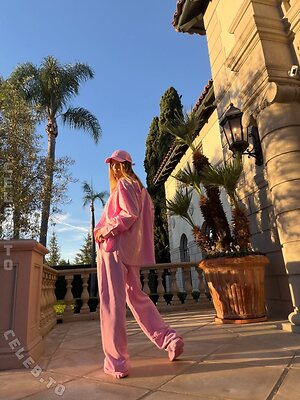 Joy Corrigan Nude Leaked Photo #6