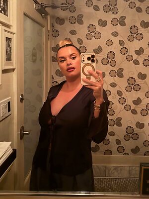 Joy Taylor leaked photo #23