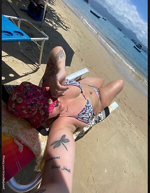 jrtt0 julia peituda leaked photo #29