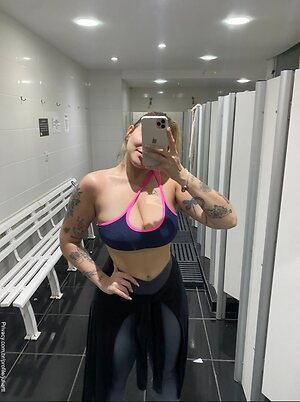 jrtt0 julia peituda leaked photo #37
