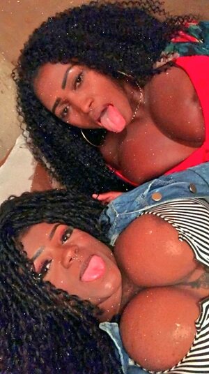 Júu Torres e Leka Torres leaked photo #2