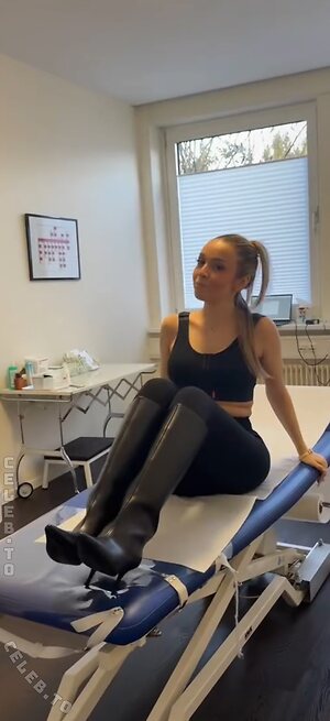 Julesboringlife Nude Leaked Photo #6