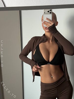 Juli Stellare photo
