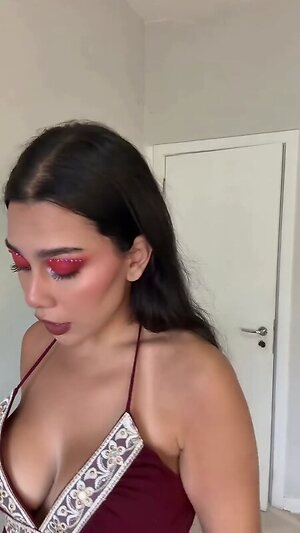 Julia Alvarenga leaked photo #6