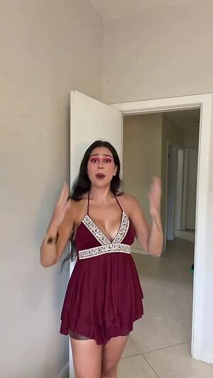 Julia Alvarenga leaked photo #11