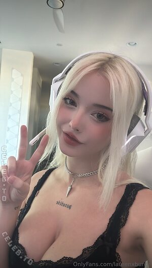 Julia & Lauren Burch Nude Leaked Photo #41