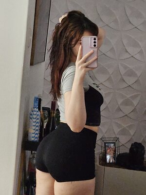 Julia Azarity leaked photo #6