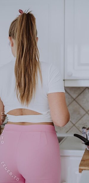 Julia Brüggemann Nude Leaked Photo #8