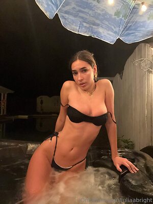 Julia Brigh