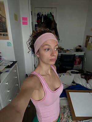 Julia Dicesare