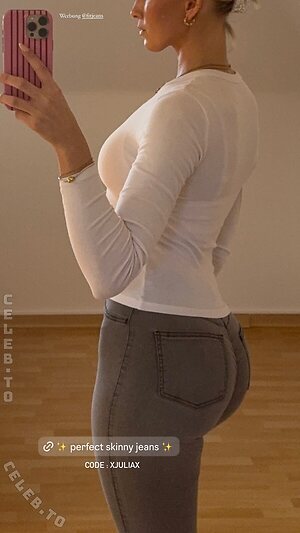 Julia Dröge Nude Leaked Photo #11