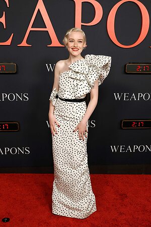 Julia Garner leaked photo #6