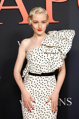 Julia Garner leaked photo #7