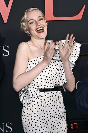 Julia Garner leaked photo #11