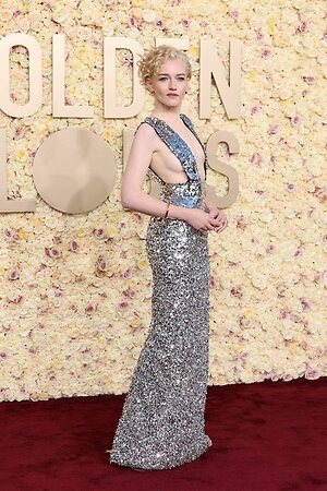 Julia Garner leaked photo #37