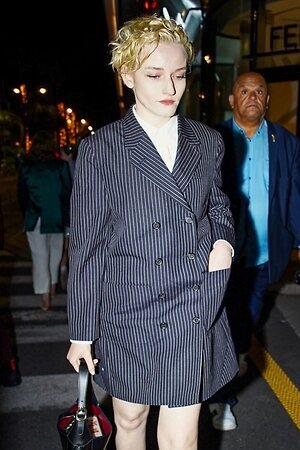 Julia Garner leaked photo #58