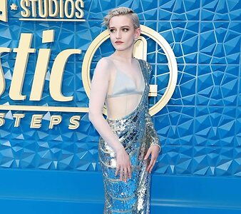Julia Garner leaked photo #68