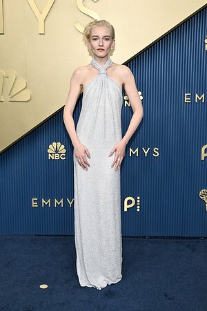 Julia Garner leaked photo #102