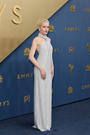 Julia Garner leaked photo #109