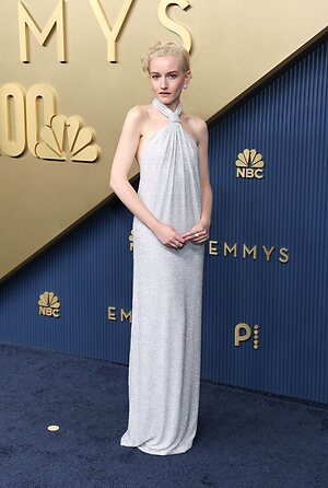 Julia Garner leaked photo #112