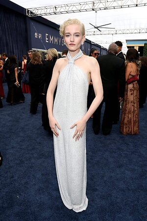Julia Garner leaked photo #115