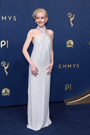Julia Garner leaked photo #117