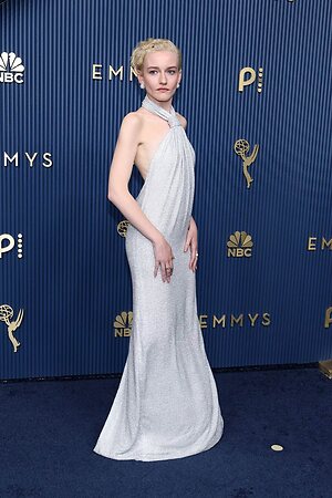 Julia Garner leaked photo #118