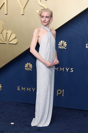 Julia Garner leaked photo #119