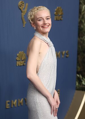 Julia Garner leaked photo #131