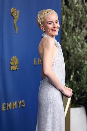 Julia Garner leaked photo #136
