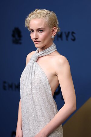 Julia Garner leaked photo #139