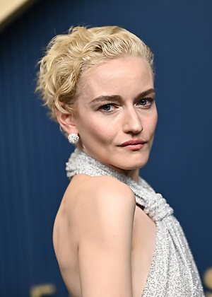 Julia Garner leaked photo #144