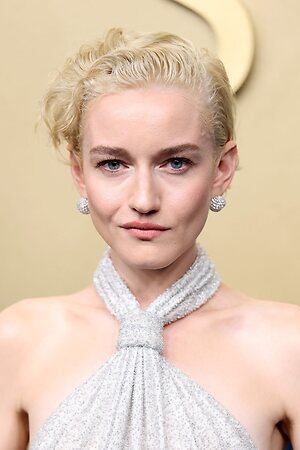 Julia Garner leaked photo #150