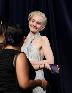 Julia Garner leaked photo #167