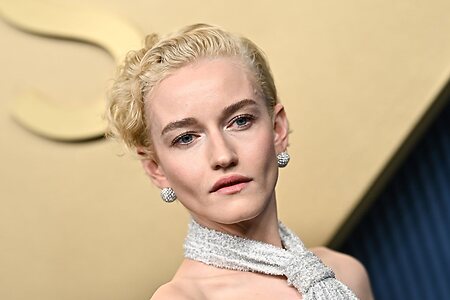 Julia Garner leaked photo #176
