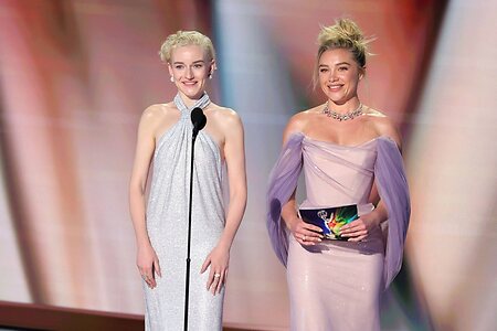 Julia Garner leaked photo #192