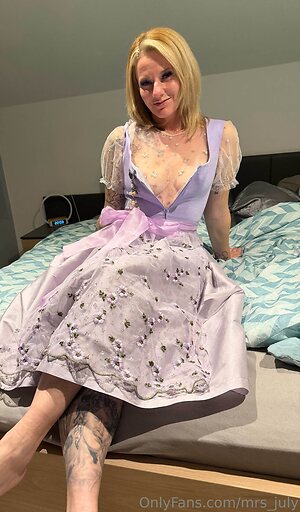 Julia Kern leaked photo #171