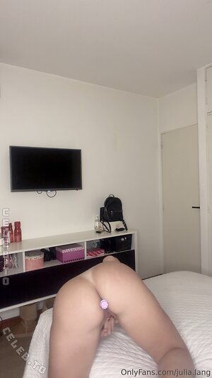 Julia lang leaked photo #18