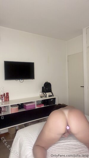 Julia lang leaked photo #22
