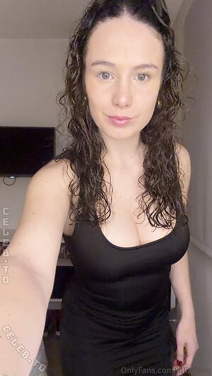 Julia lang leaked photo #27